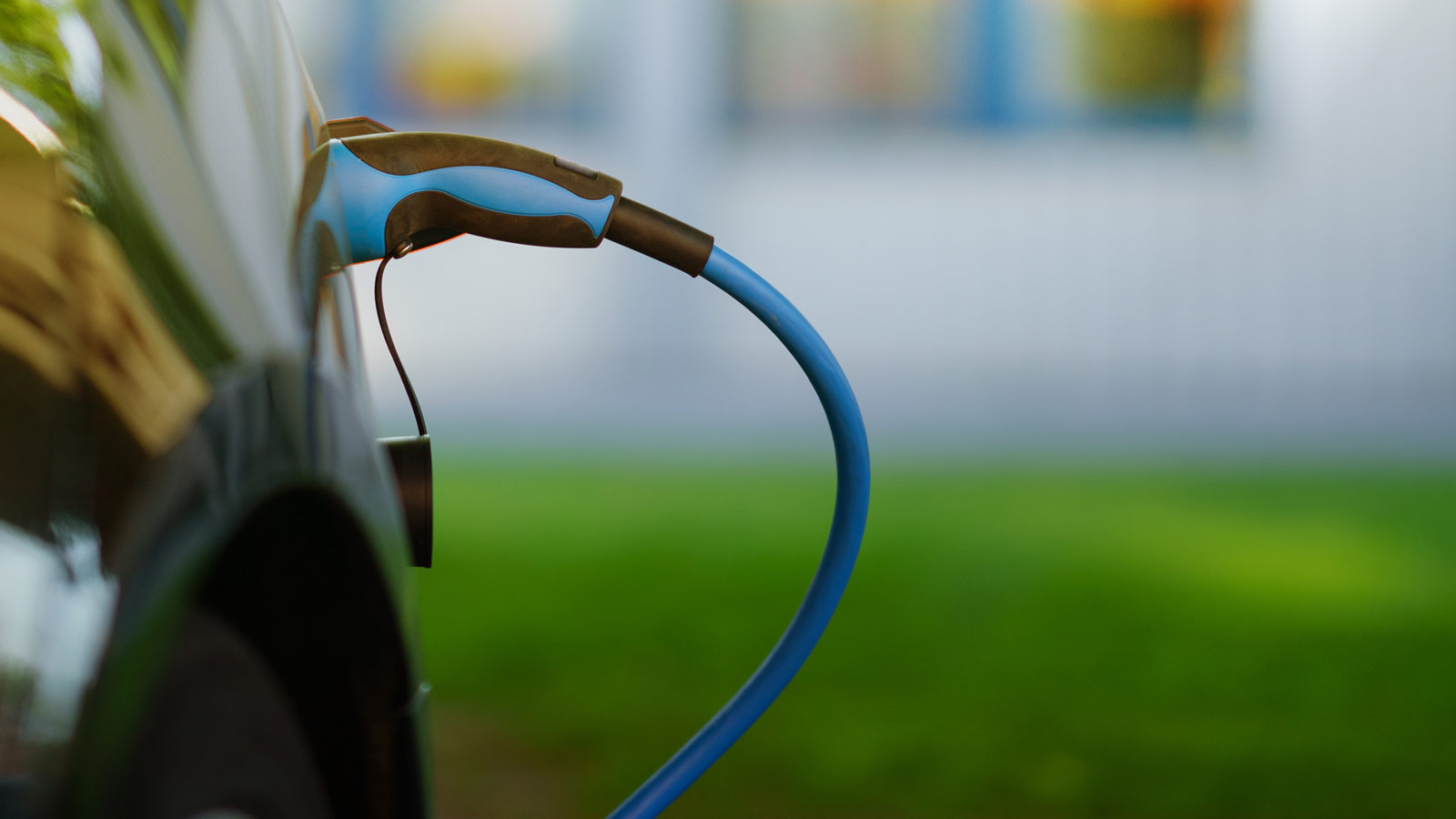 Onko sähköauto oikea valinta yrityksen autoksi?